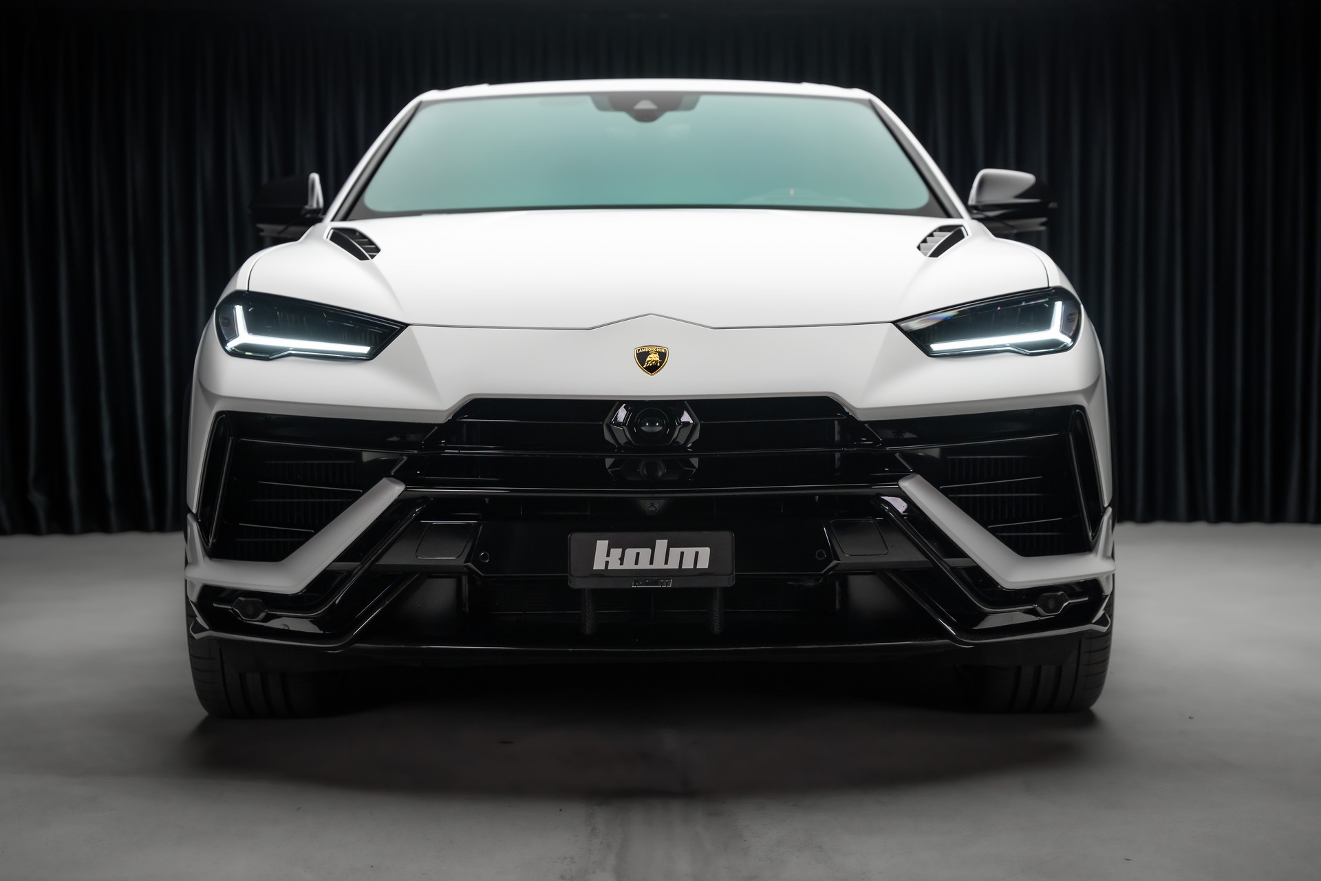 LAMBORGHINI Performante-image-1