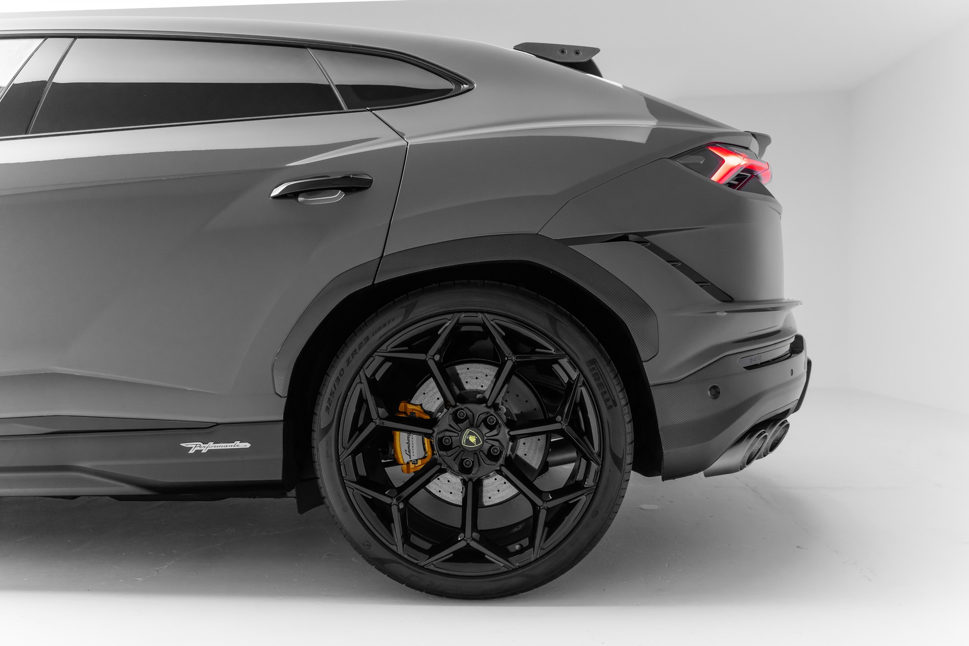 LAMBORGHINI Performante-image-8