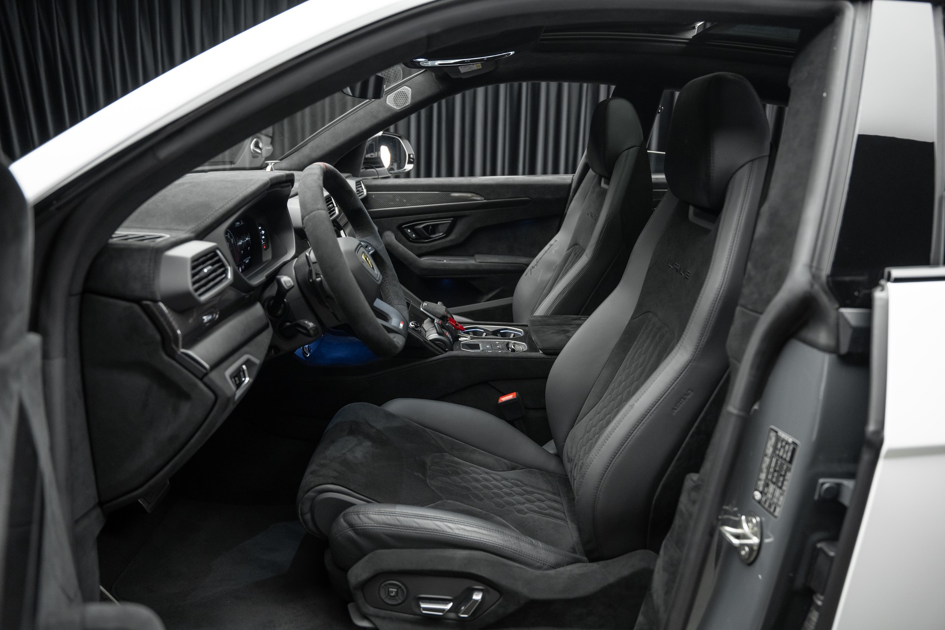 LAMBORGHINI Performante-image-16