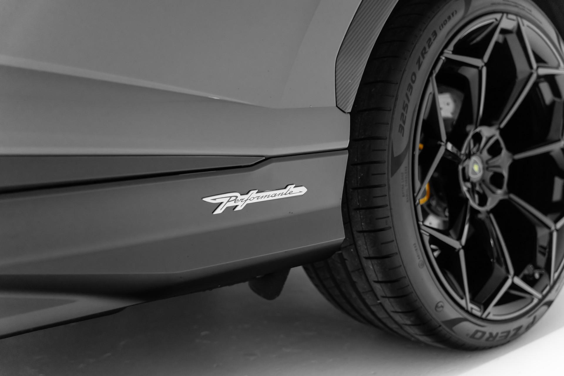 LAMBORGHINI Performante-image-14