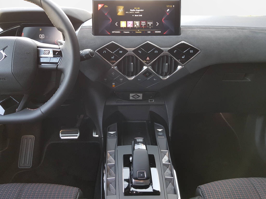 DS AUTOMOBILES DS3 Crossback 1.2 PureTech 155 Performance Line-image-8