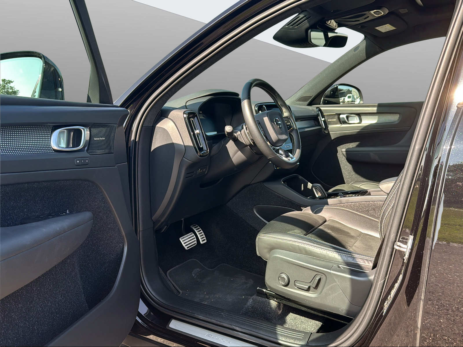 VOLVO XC40 1.5 T5 TE R-Design-image-9