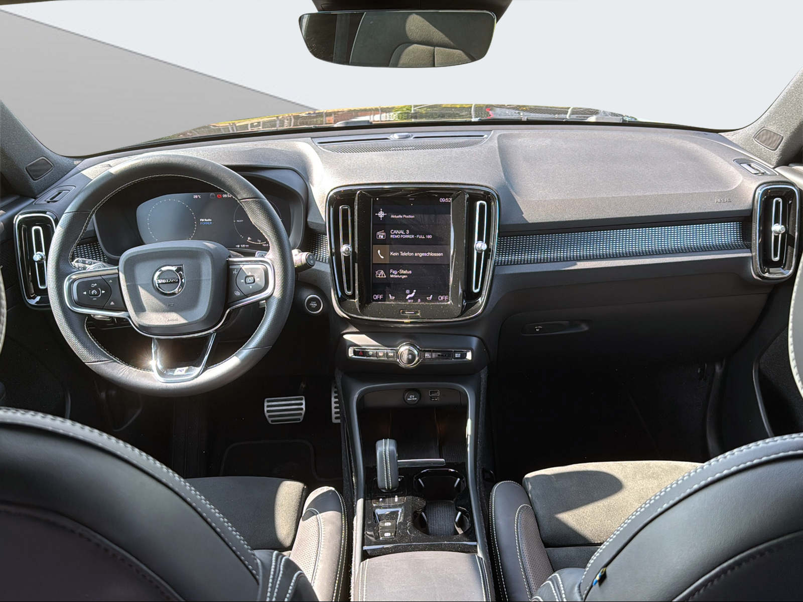 VOLVO XC40 1.5 T5 TE R-Design-image-11