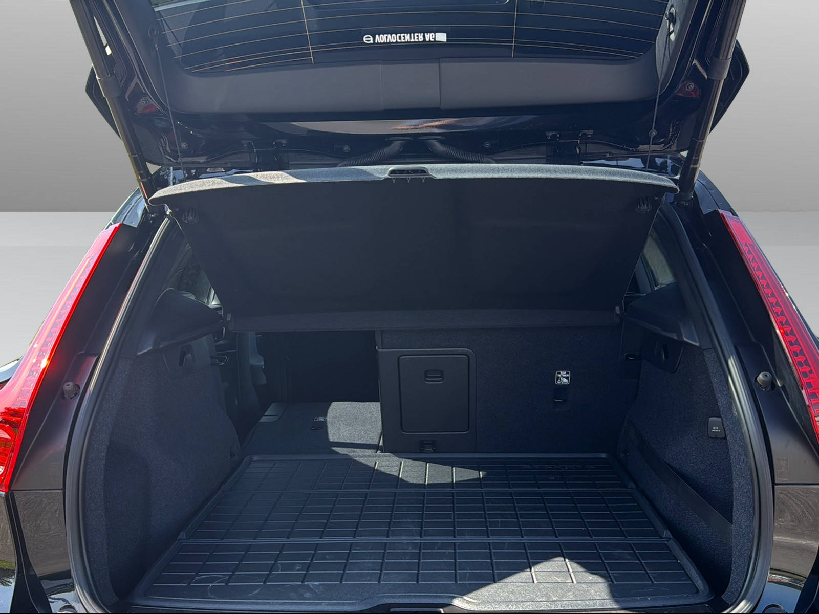 VOLVO XC40 1.5 T5 TE R-Design-image-15