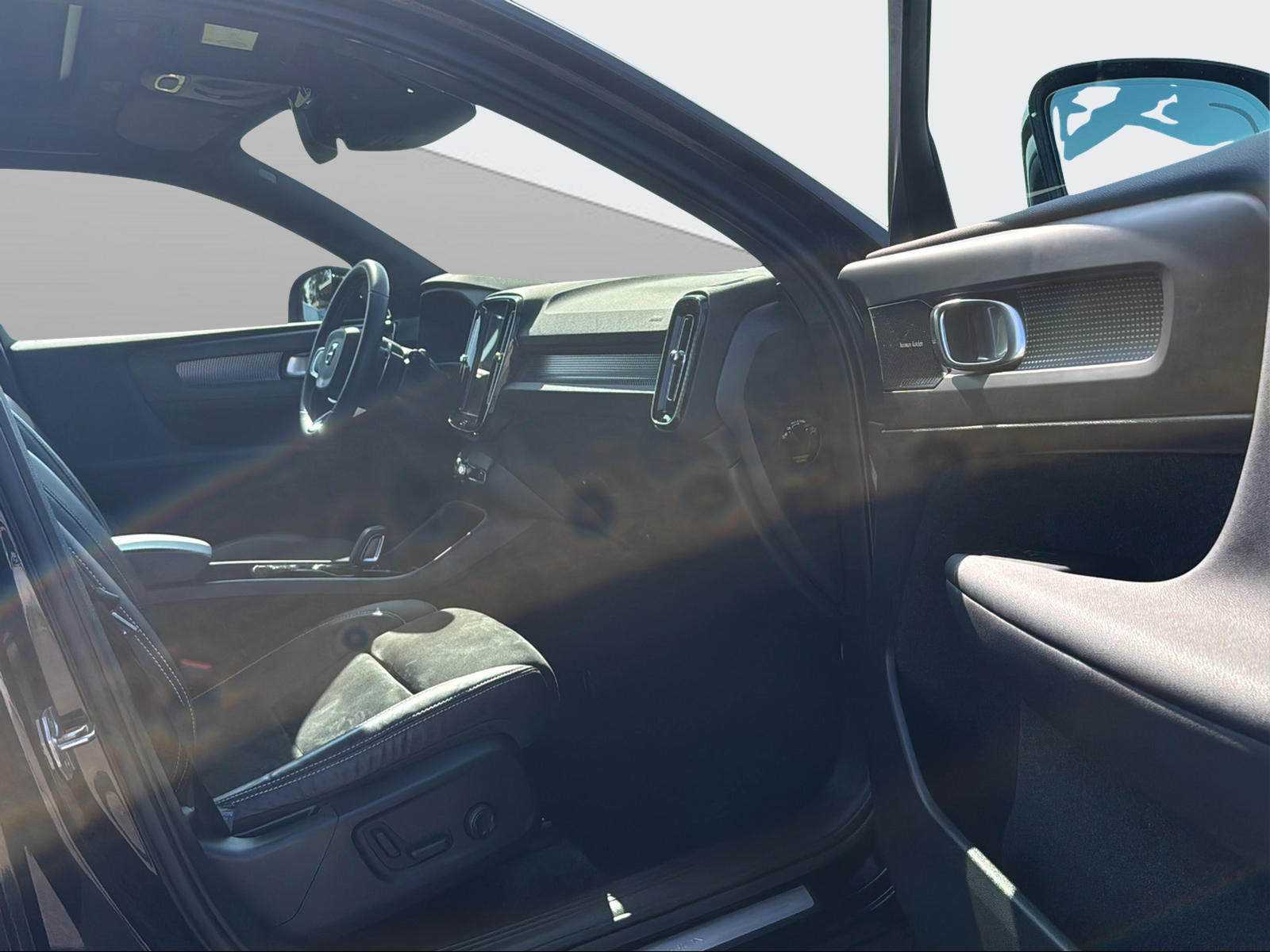 VOLVO XC40 1.5 T5 TE R-Design-image-14