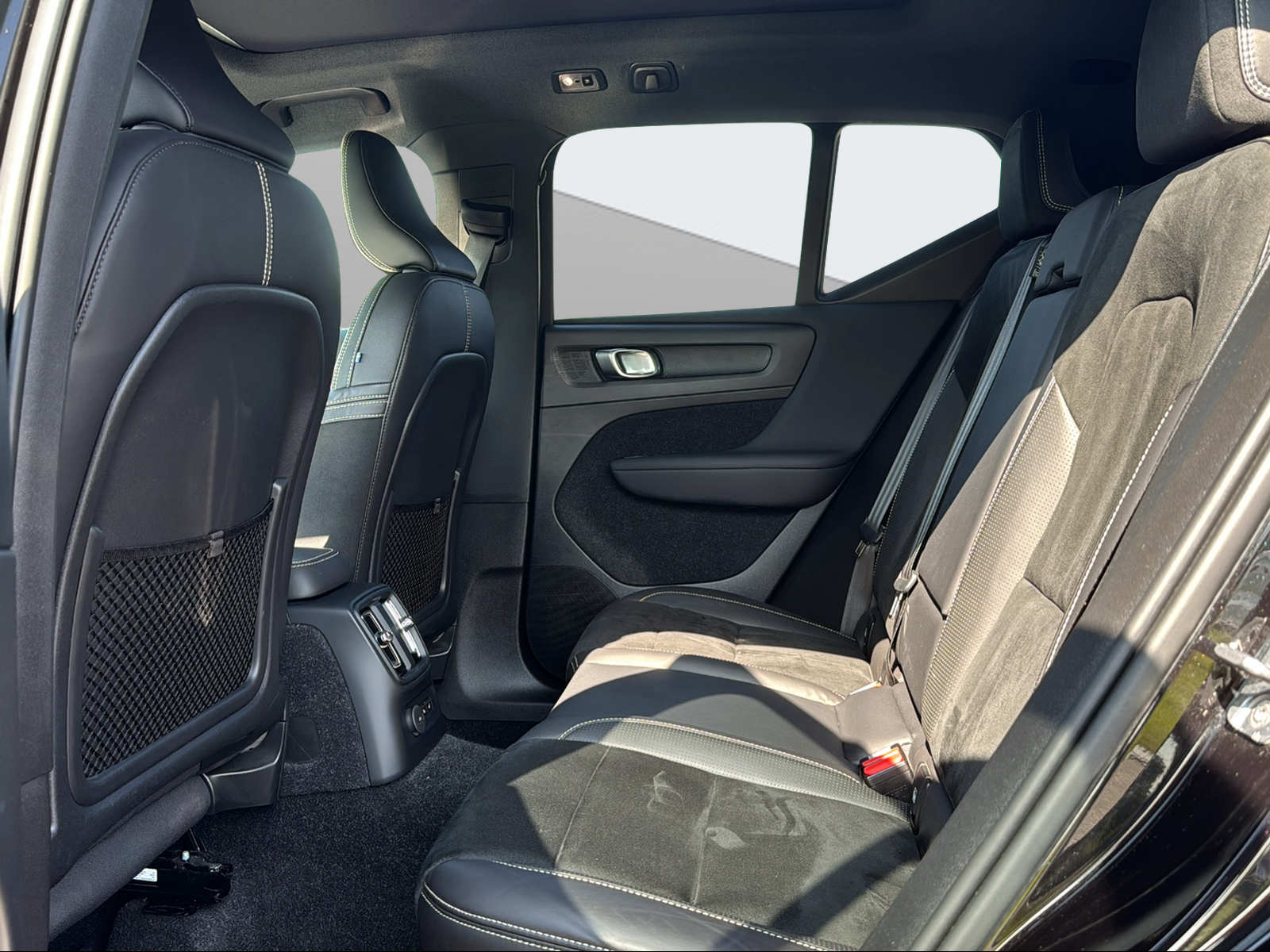 VOLVO XC40 1.5 T5 TE R-Design-image-13