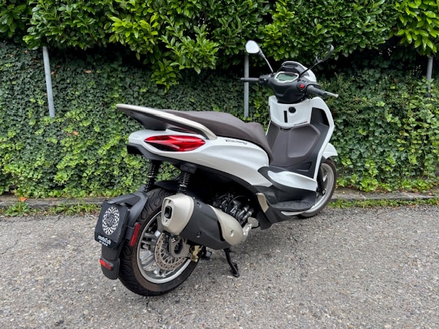 PIAGGIO Beverly 300-image-4