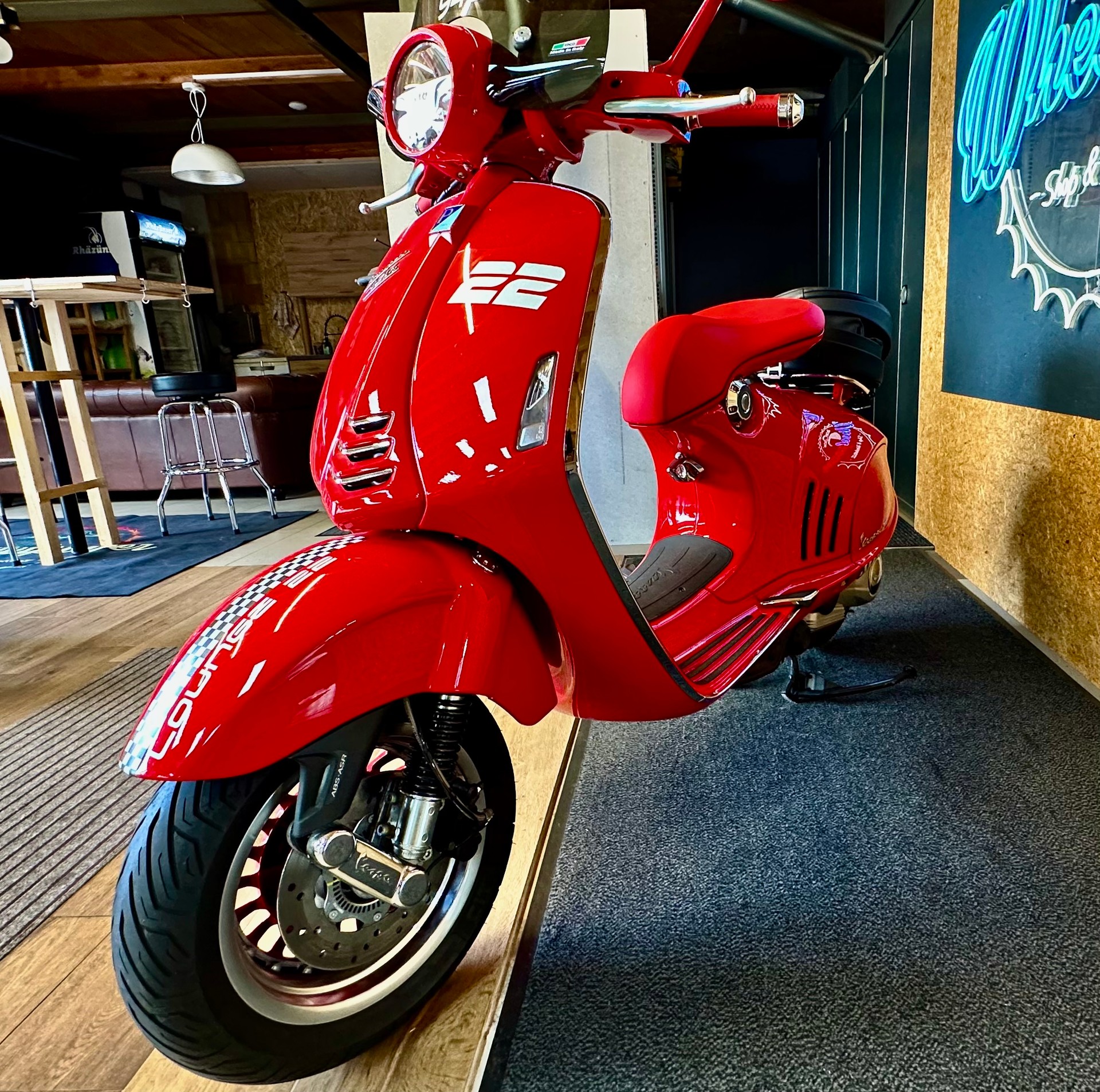 PIAGGIO Vespa 946 125 i.e. ABS Red-image-2