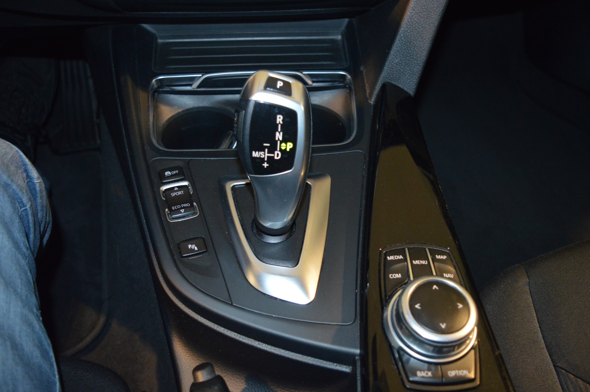 BMW 320i Steptronic-image-20