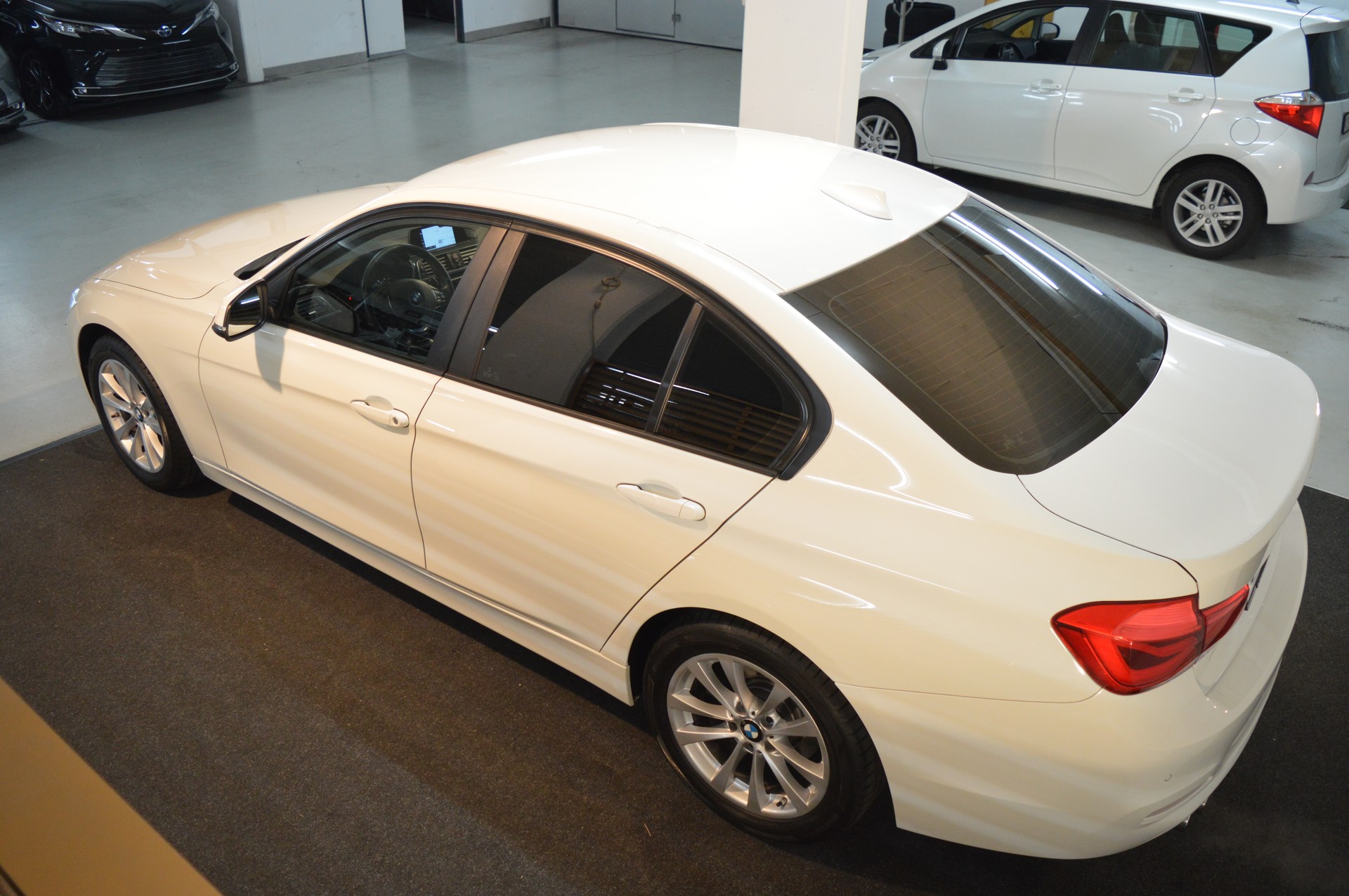 BMW 320i Steptronic-image-6