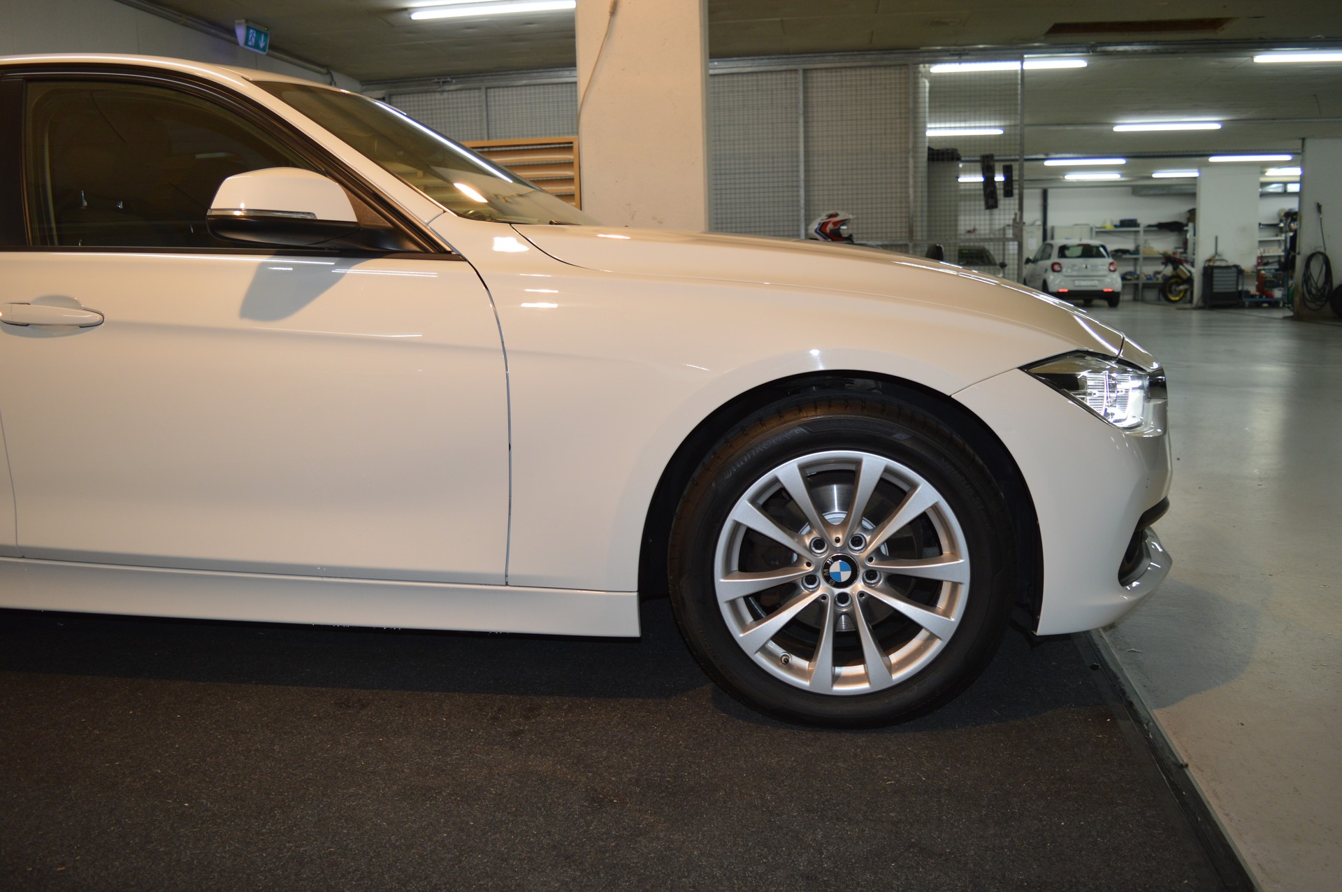 BMW 320i Steptronic-image-11