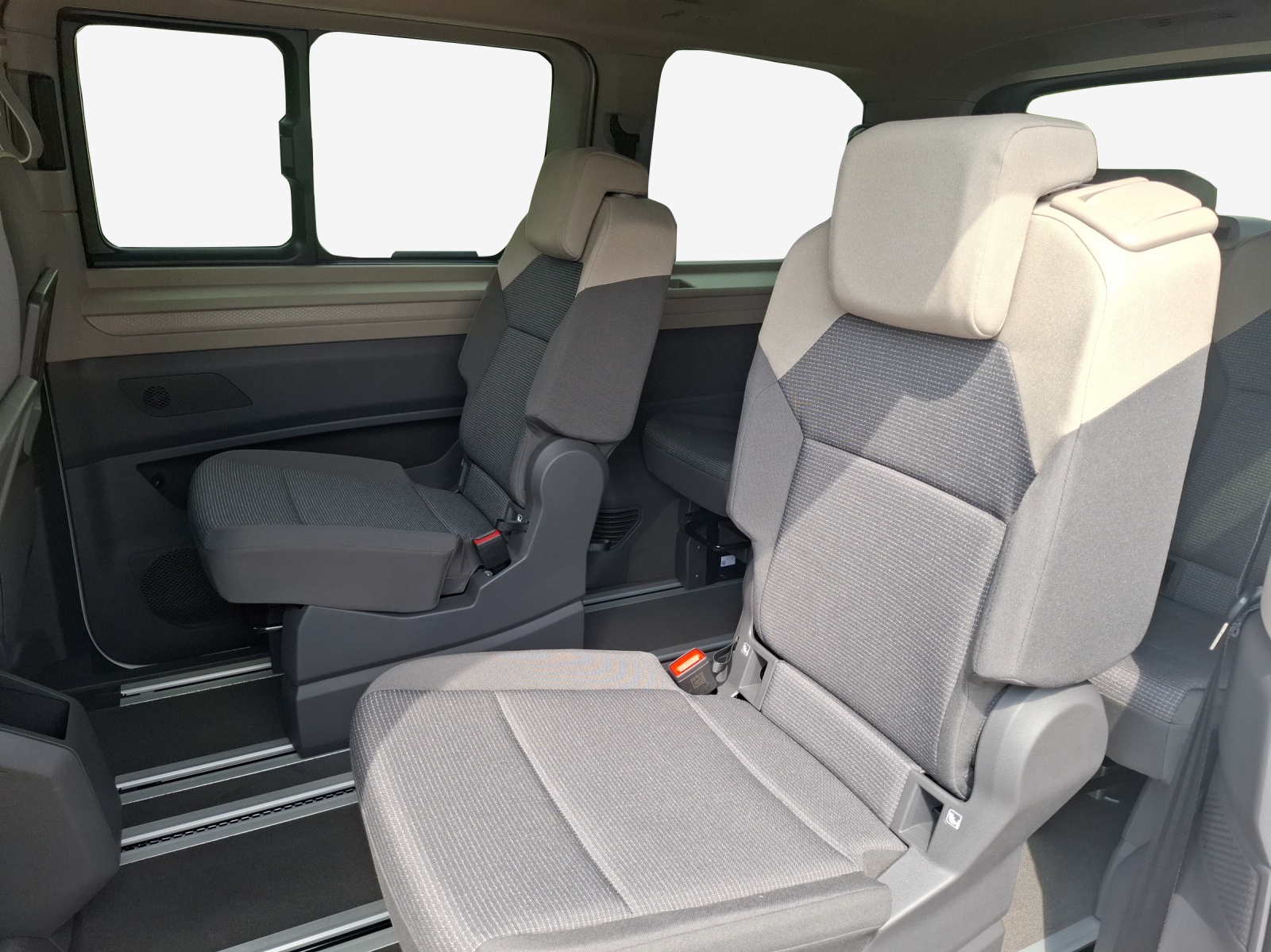 VW Multivan 2.0 TDI Liberty DSG-image-11