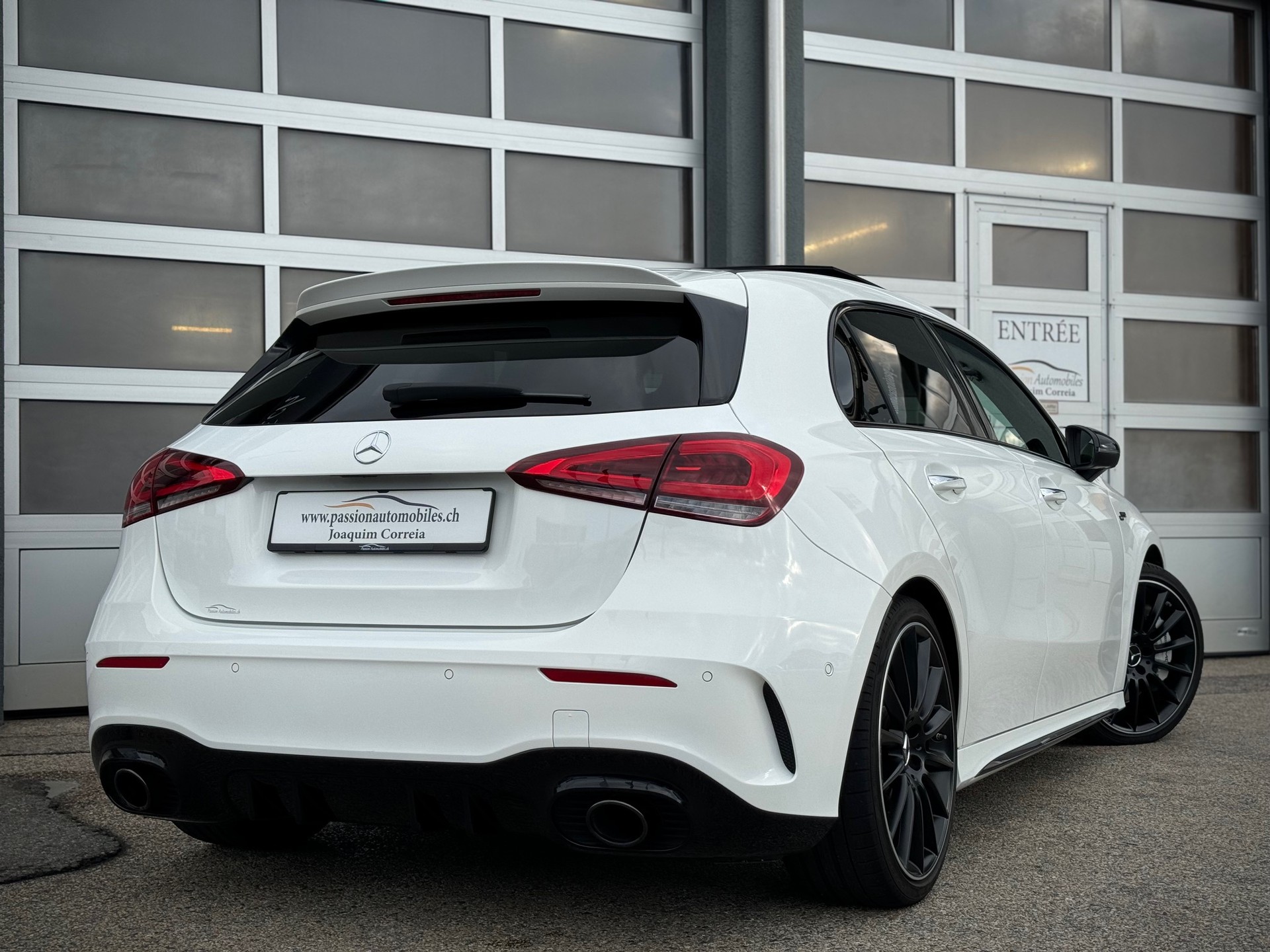 MERCEDES-BENZ A 35 AMG 4Matic Speedshift - Véhicule Suisse (CH)-image-1