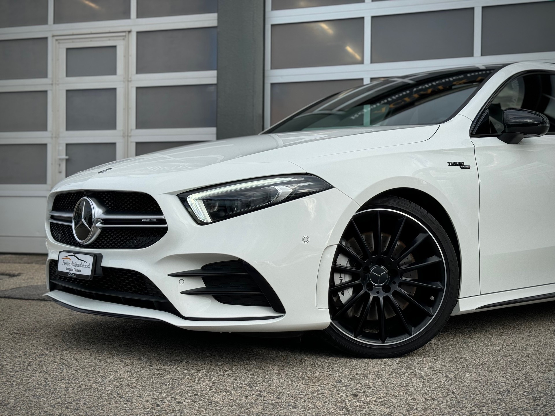 MERCEDES-BENZ A 35 AMG 4Matic Speedshift - Véhicule Suisse (CH)-image-2