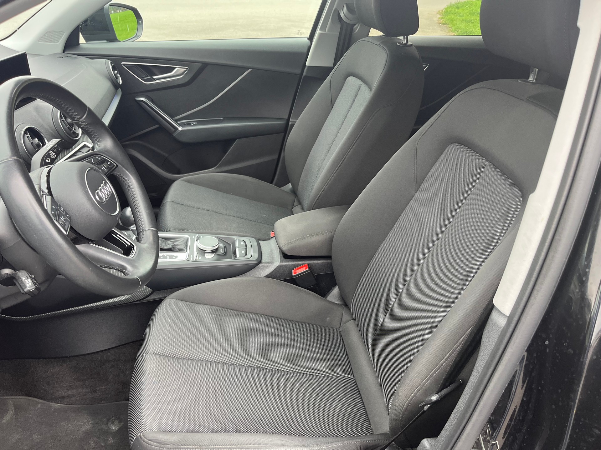 AUDI Q2 35 TFSI AttractionI S-tronic-image-6