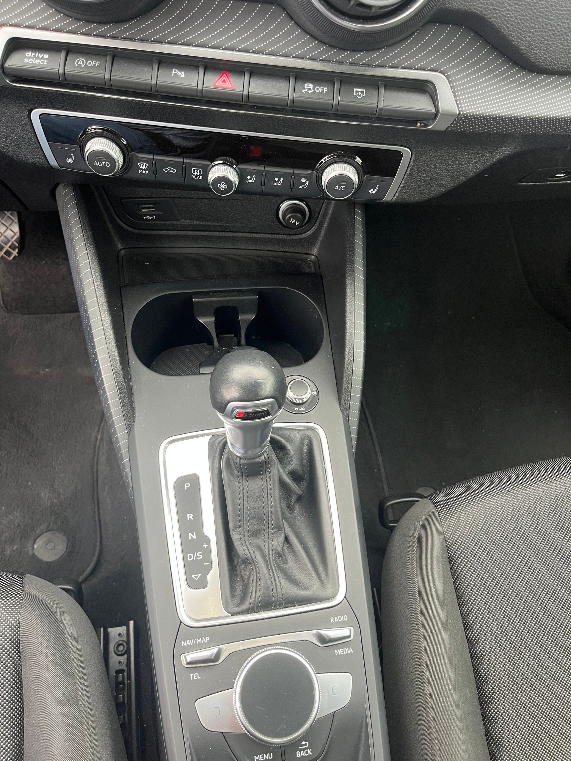 AUDI Q2 35 TFSI AttractionI S-tronic-image-4