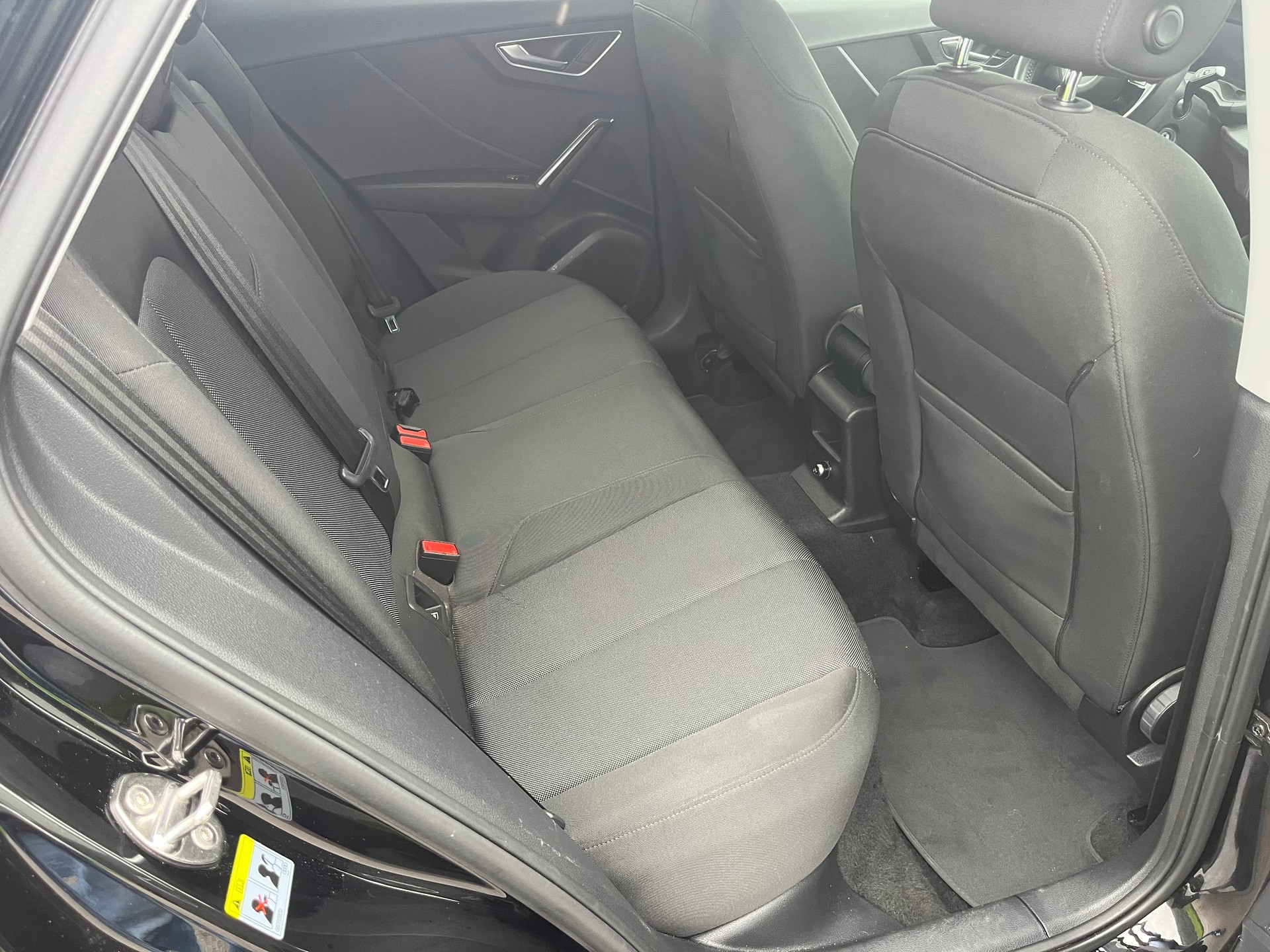 AUDI Q2 35 TFSI AttractionI S-tronic-image-9