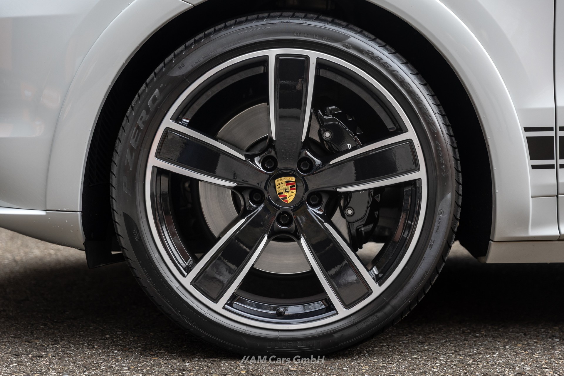 PORSCHE Cayenne GTS Coupé-image-4