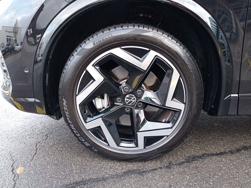 VW Tiguan 2.0 TDI SCR R-Line 4Motion DSG-image-3