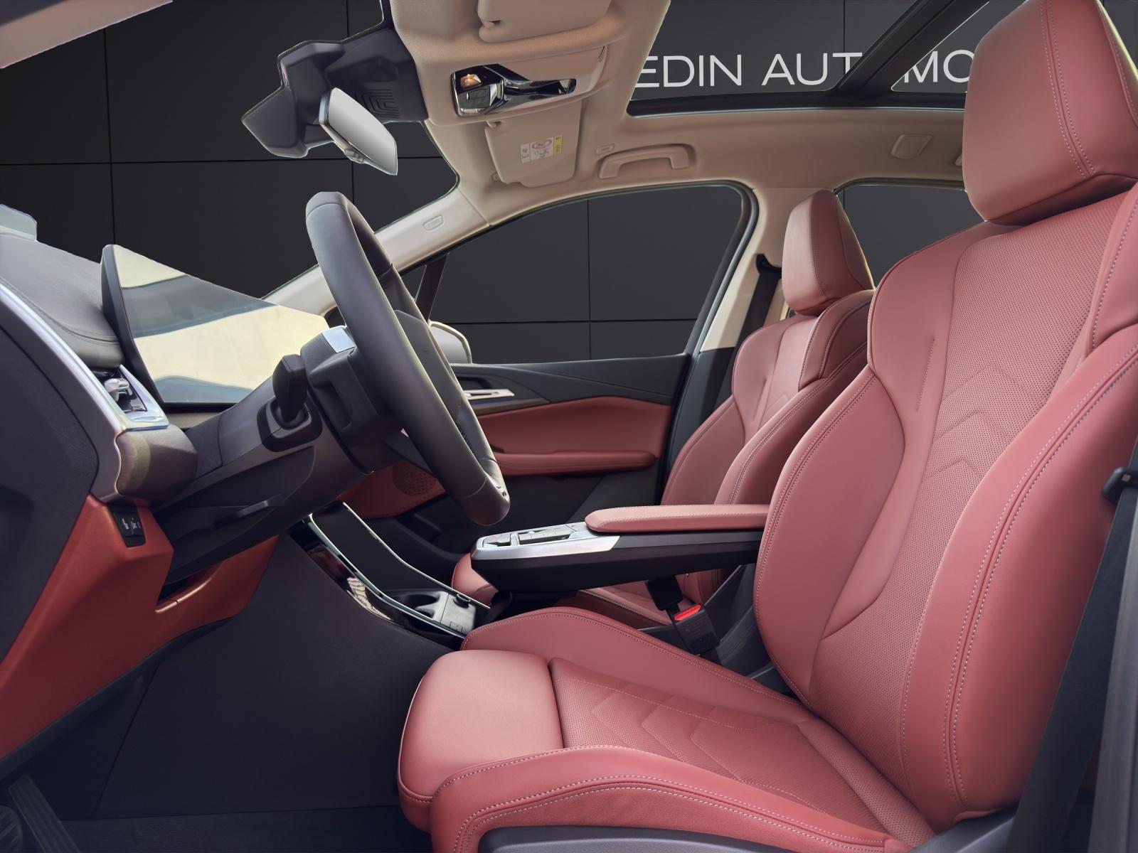 BMW 223i xDrive Active Tourer-showroom-element-1