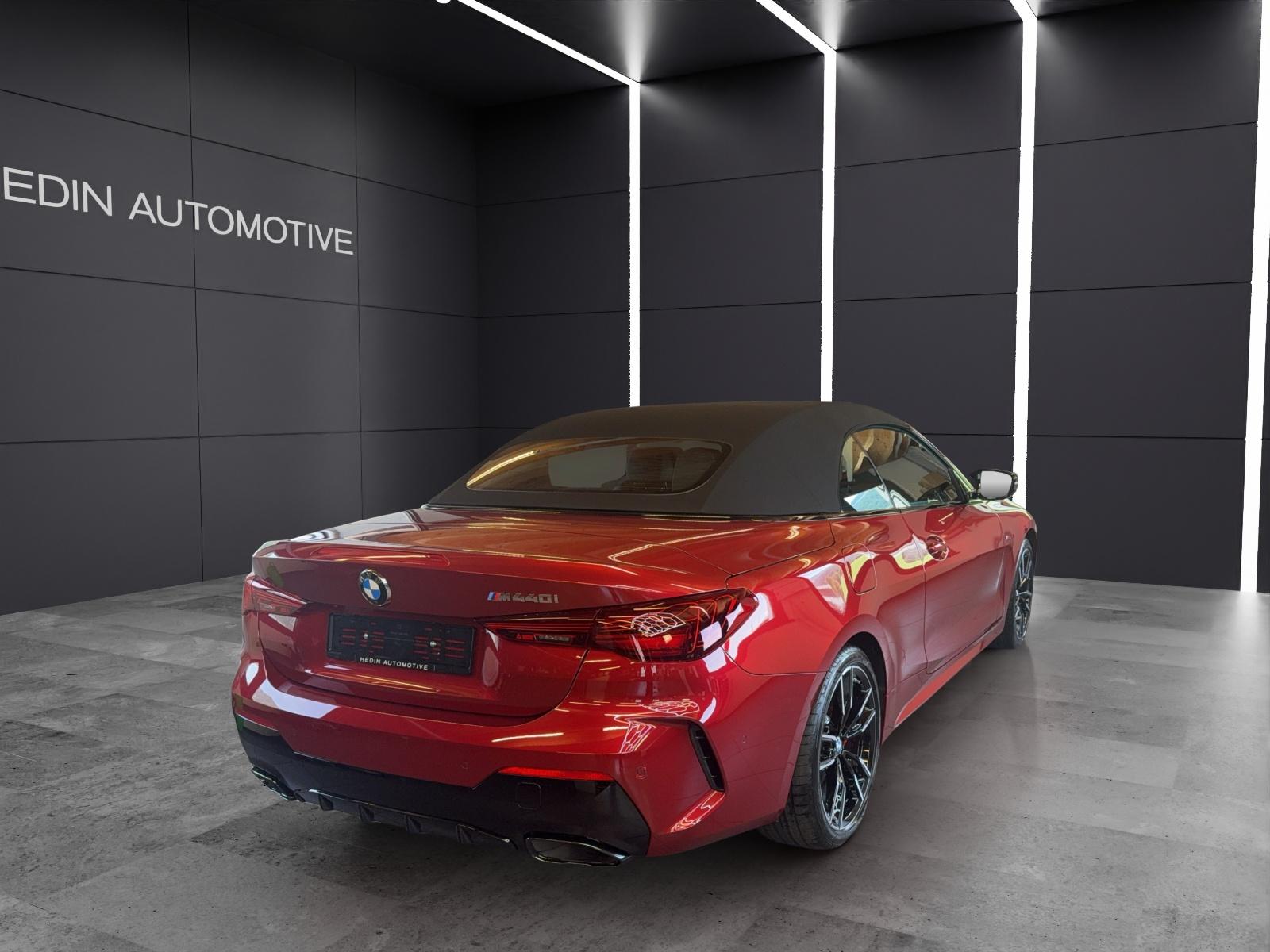 BMW M440i xDrive Cabrio-image-4