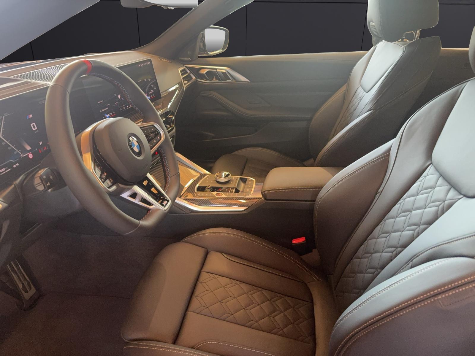 BMW M440i xDrive Cabrio-image-11