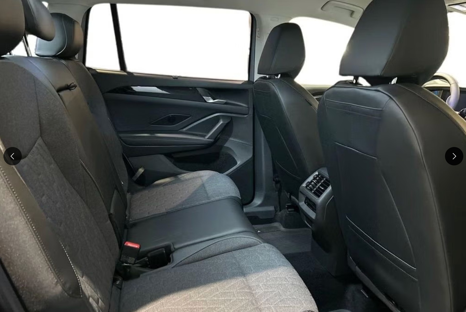 VW Tayron 2.0 TSI Life DSG-image-8