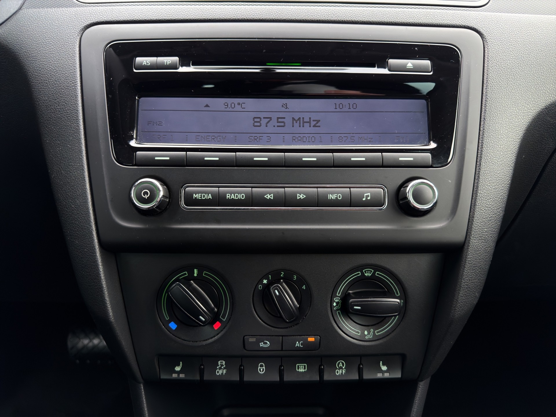 SKODA Rapid Spaceback 1.4 TSI Active DSG-image-13