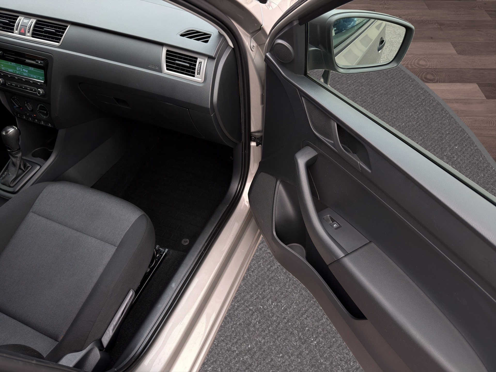 SKODA Rapid Spaceback 1.4 TSI Active DSG-image-20