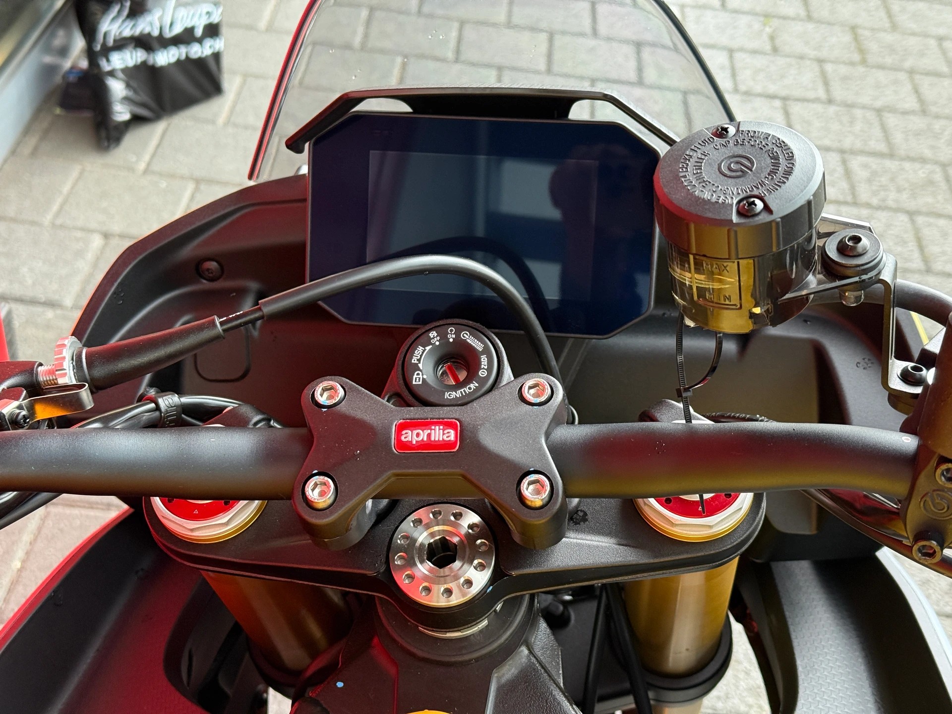 APRILIA Tuono V4 1100-image-11