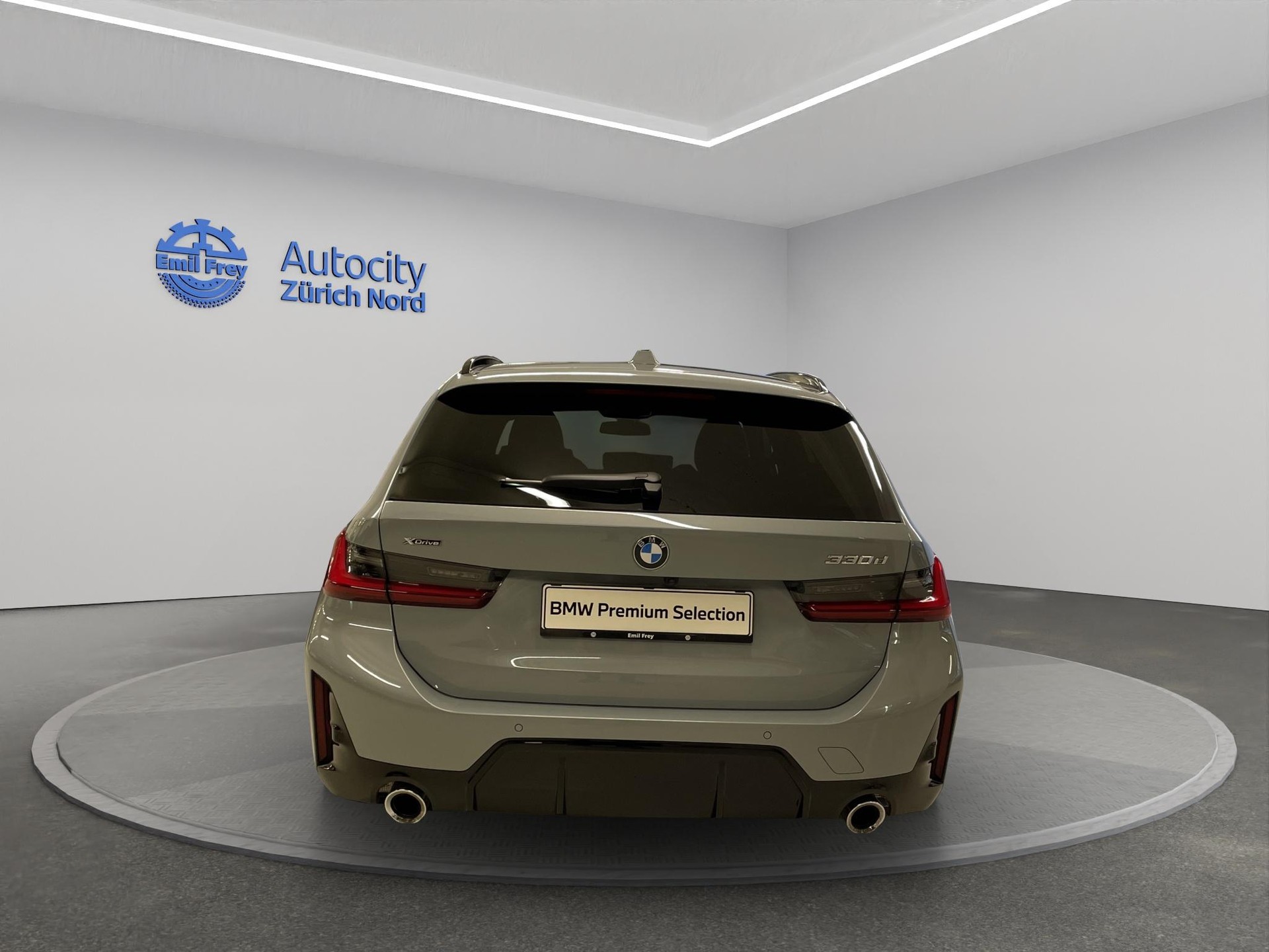 BMW 330d xDrive 48V Touring-image-8