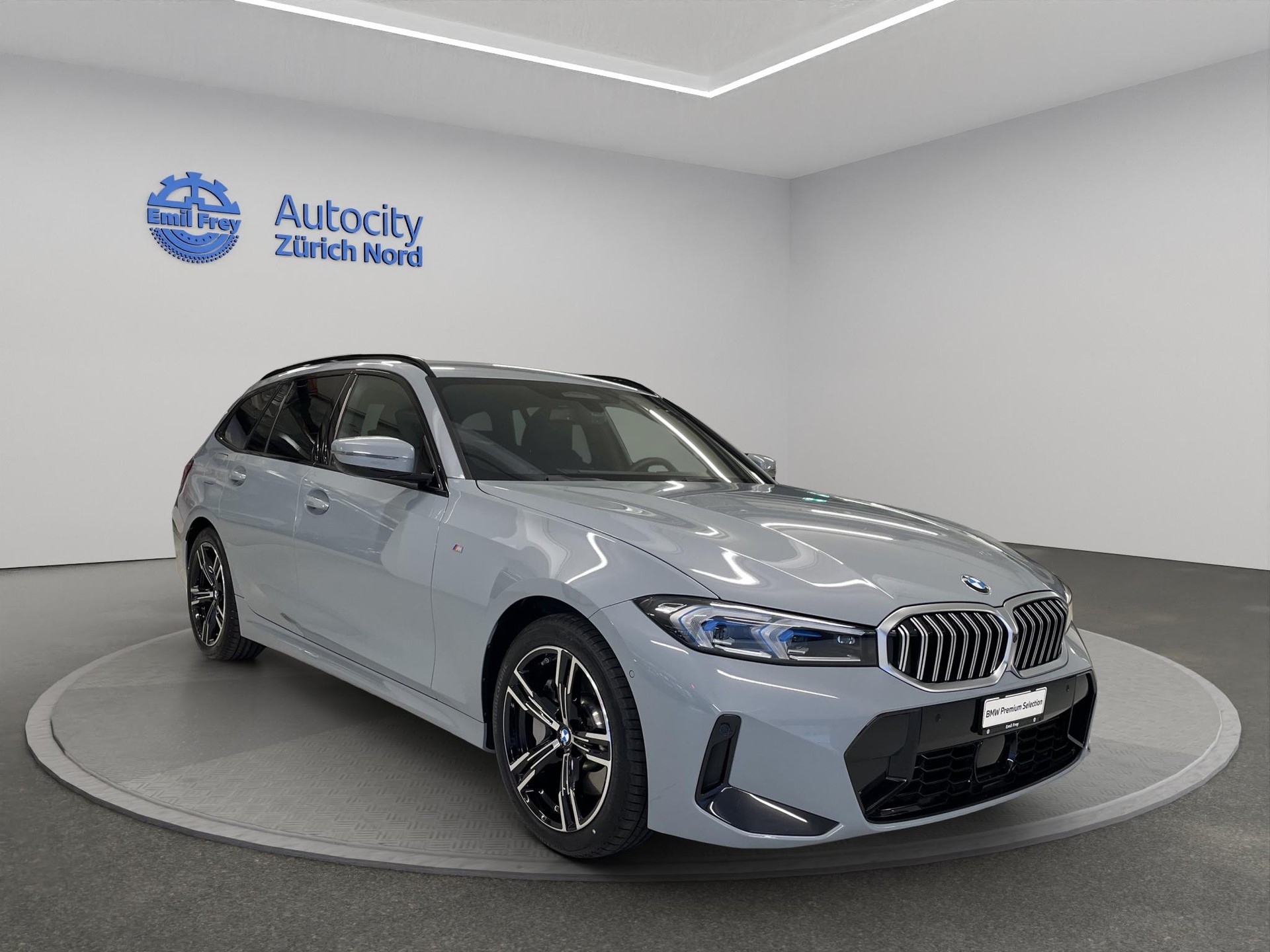 BMW 330d xDrive 48V Touring-image-3
