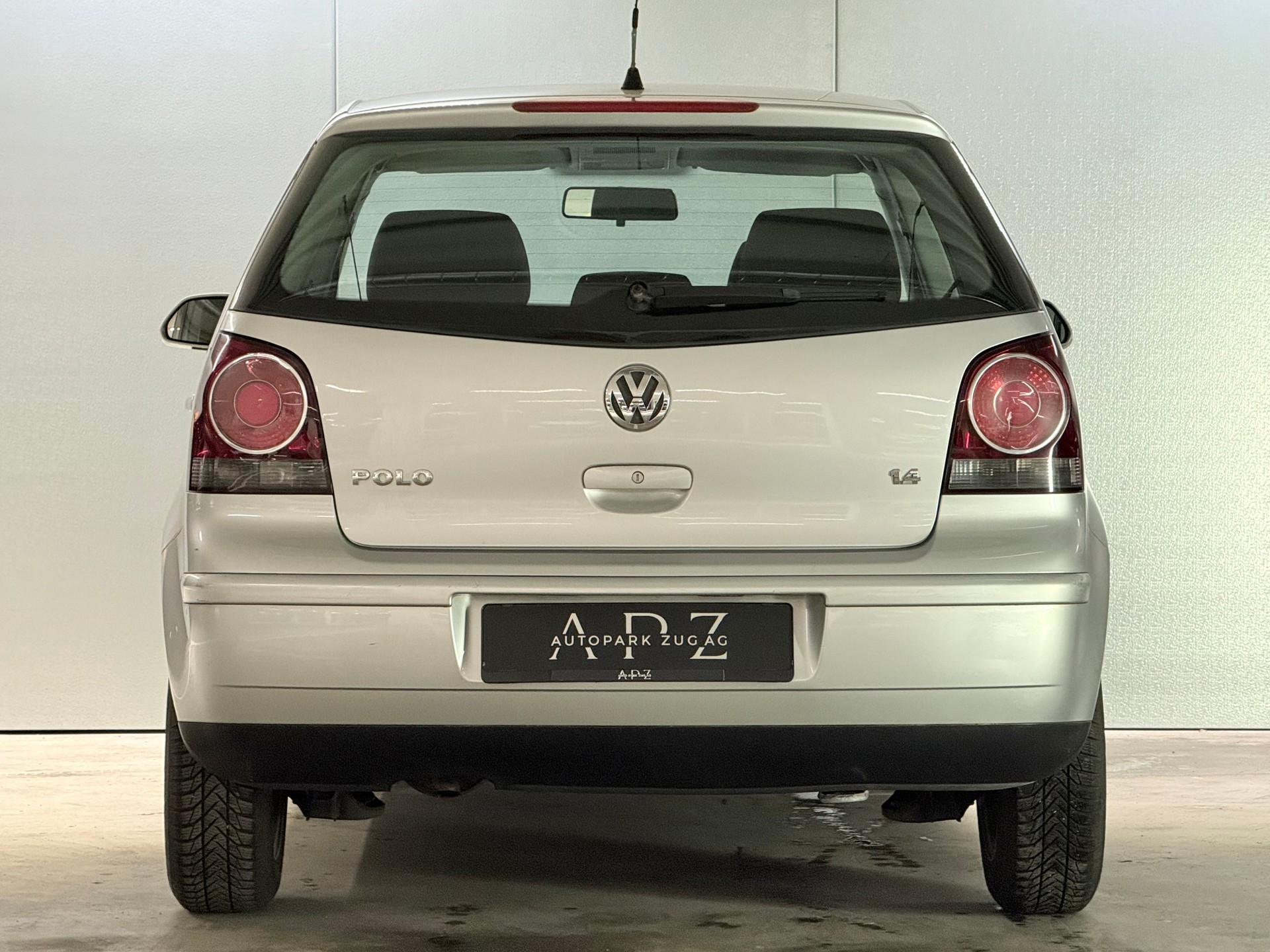 VW Polo 1.4 16V Young&Fresh Automatic-image-5