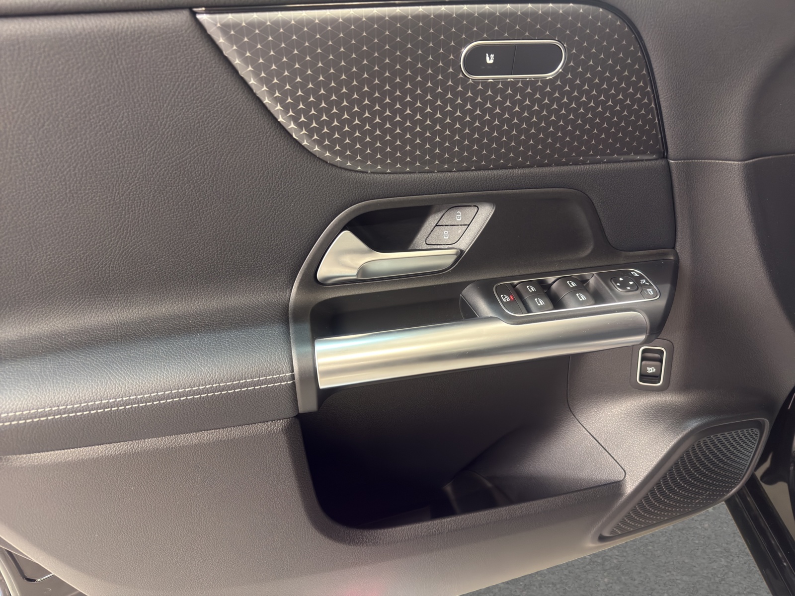 MERCEDES-BENZ B 200 - Progressive / AHK / Rückfahrkamera / Sitzkomfort-Paket-image-12