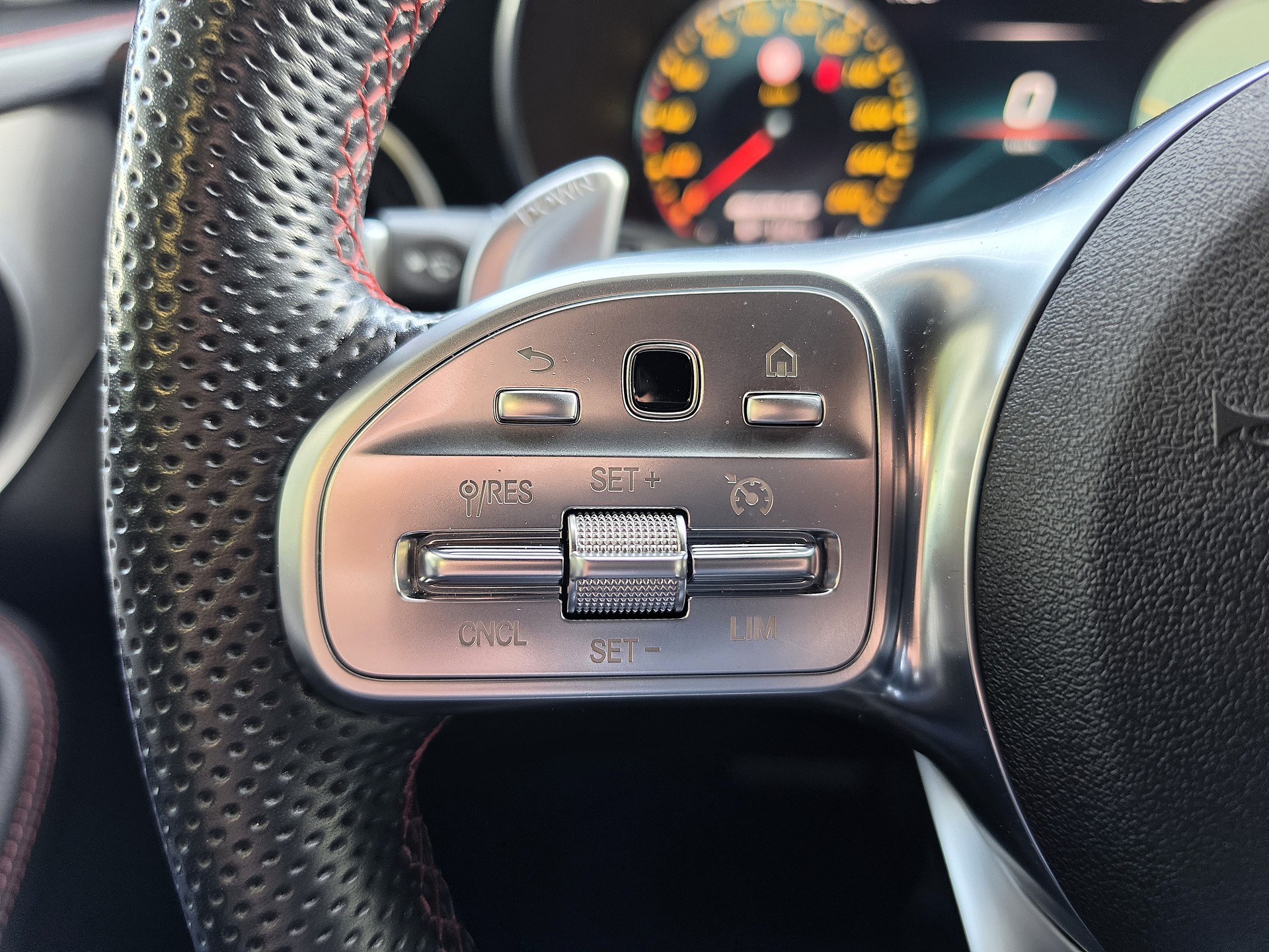 MERCEDES-BENZ GLC 43 AMG 4Matic 9G-Tronic-image-14