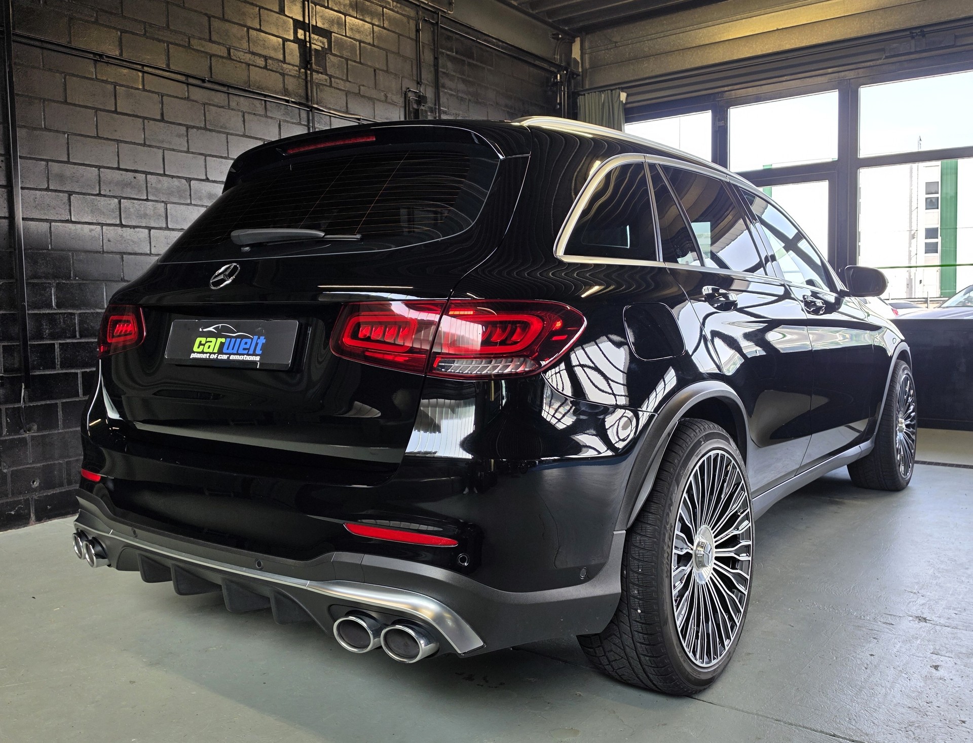MERCEDES-BENZ GLC 43 AMG 4Matic 9G-Tronic-image-2