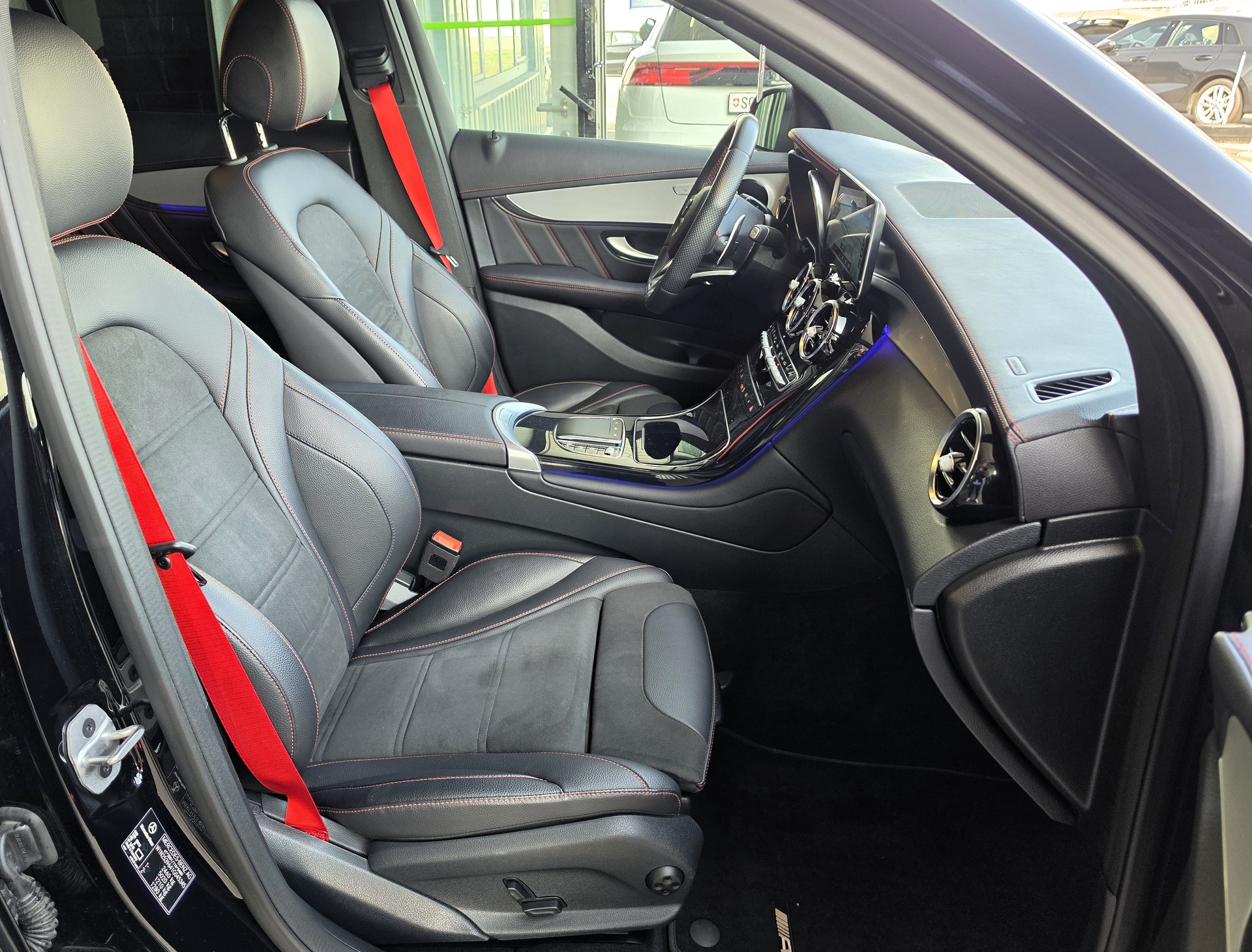 MERCEDES-BENZ GLC 43 AMG 4Matic 9G-Tronic-image-4