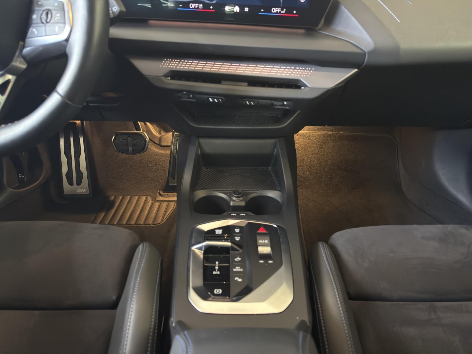 BMW M135i xDrive M-SportPaket Pro-image-12