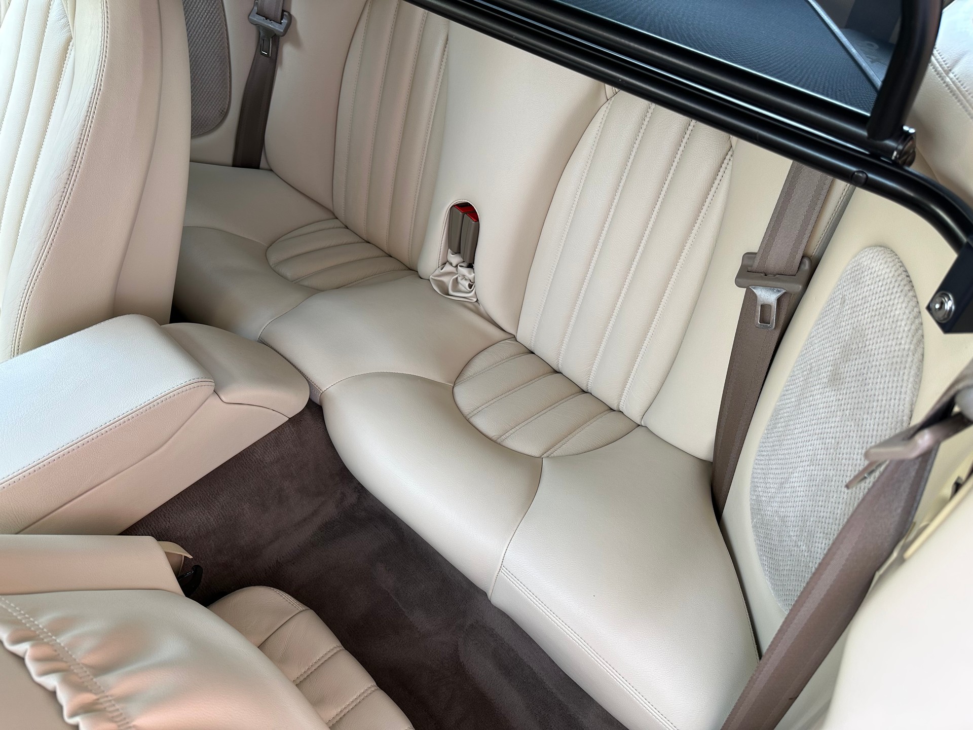 JAGUAR XK8 Convertible-image-10