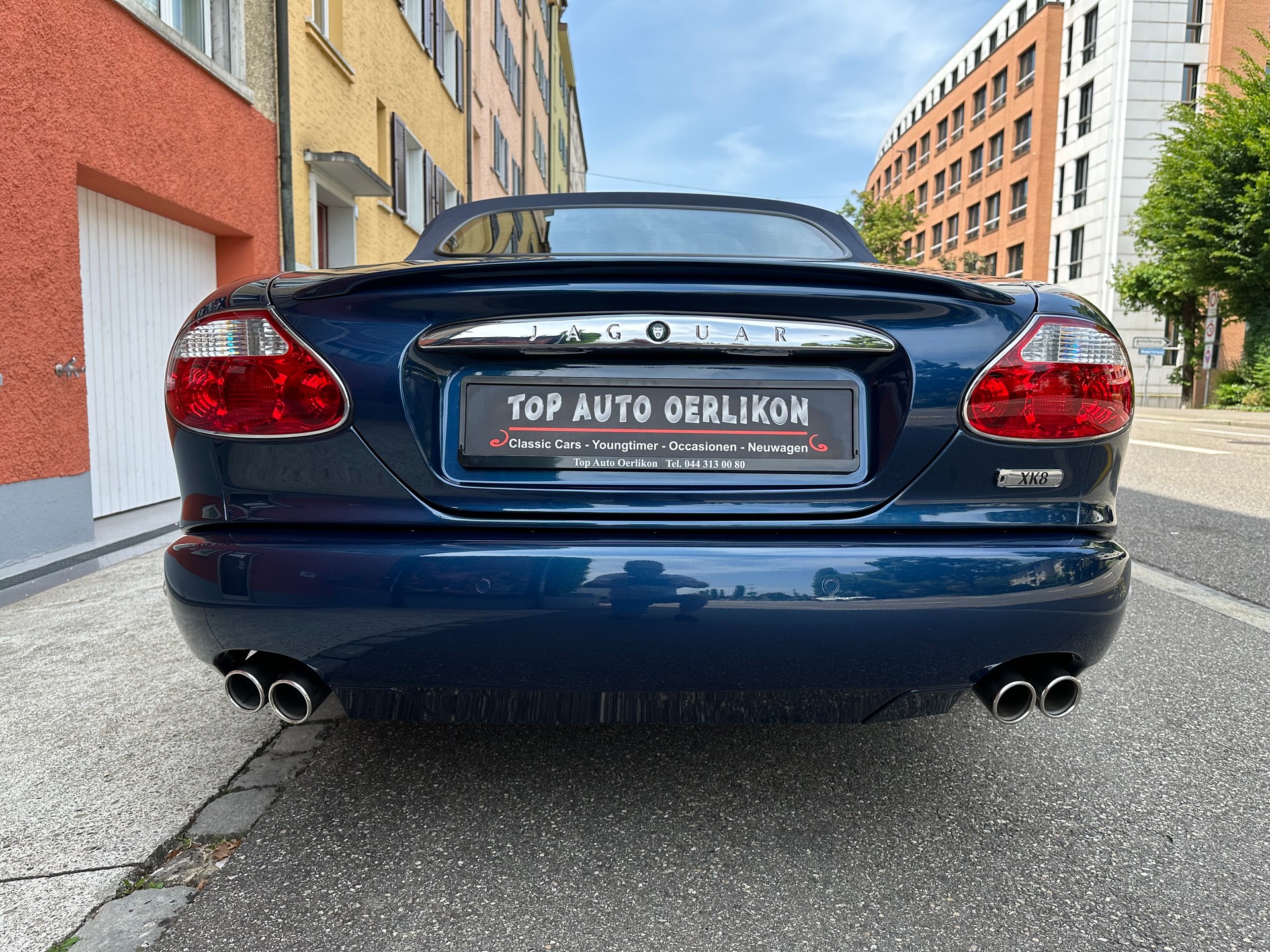 JAGUAR XK8 Convertible-image-8
