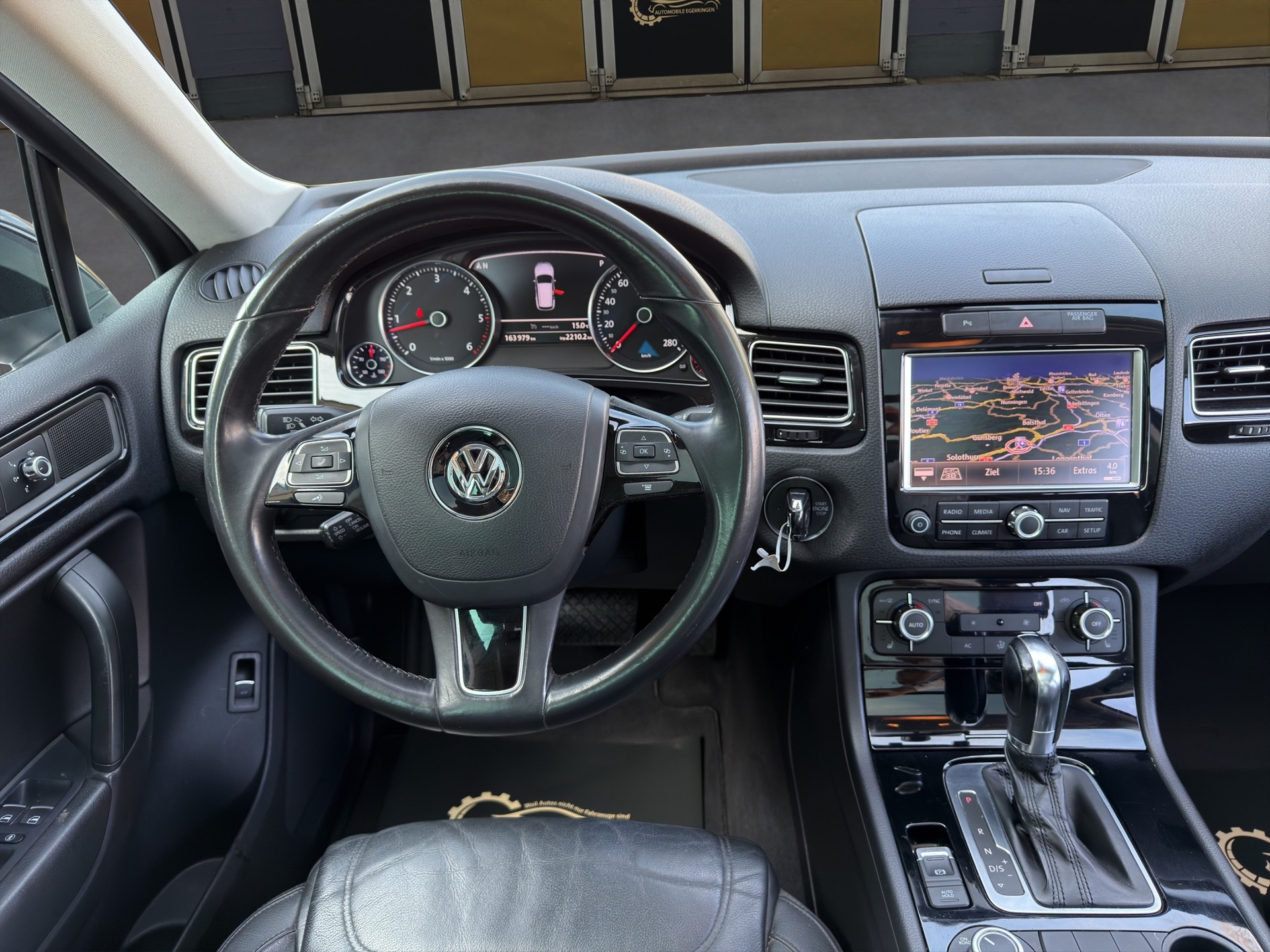 VW Touareg 3.0 TDI BMT Edition X Tiptronic-image-12
