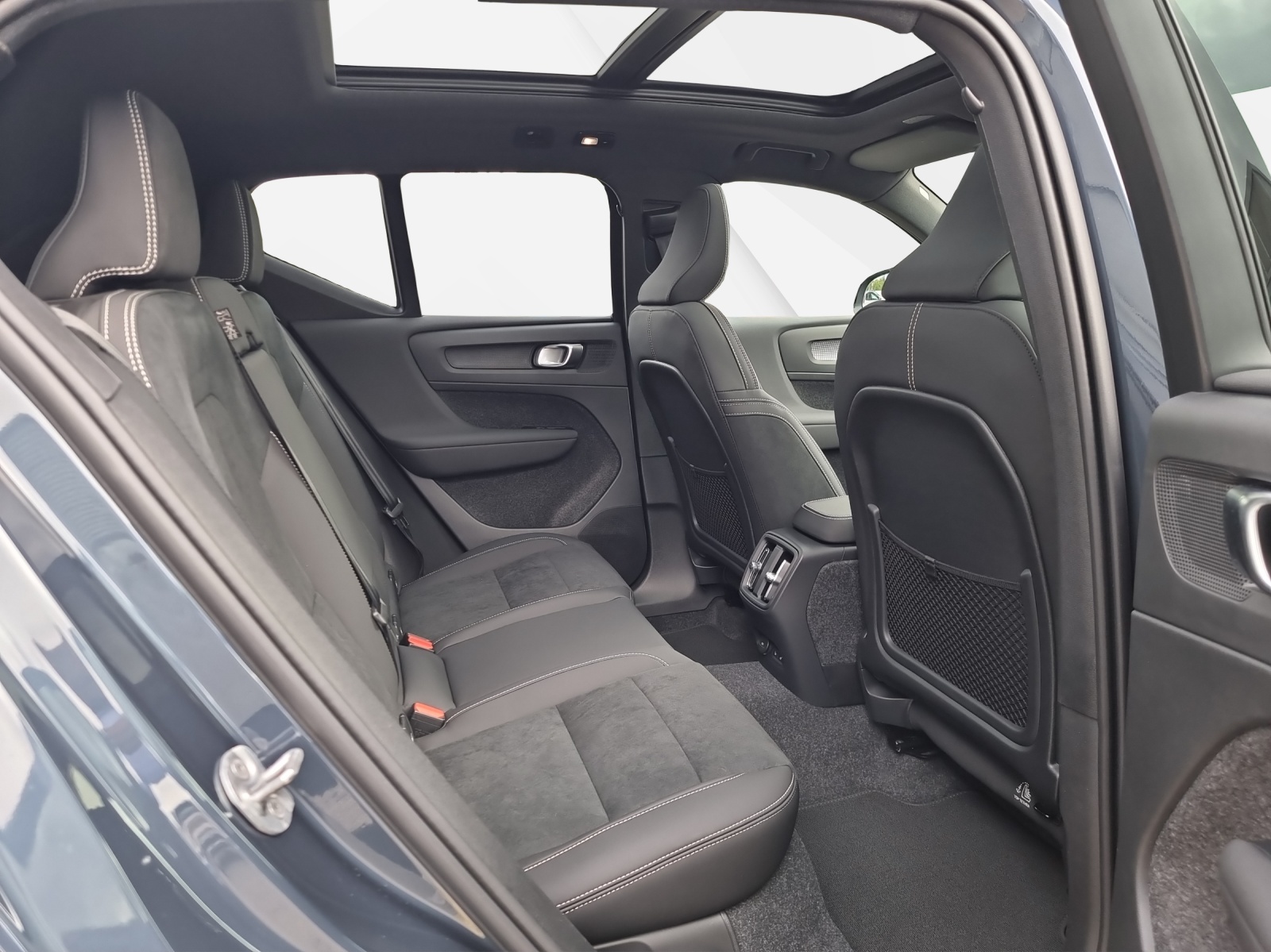 VOLVO EX40 Twin Performance Ultra AWD-image-9