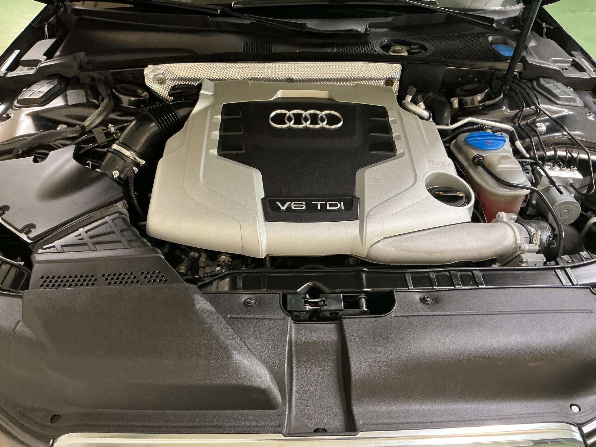 AUDI A4 Limousine 3.0 TDI quattro tiptronic-image-14