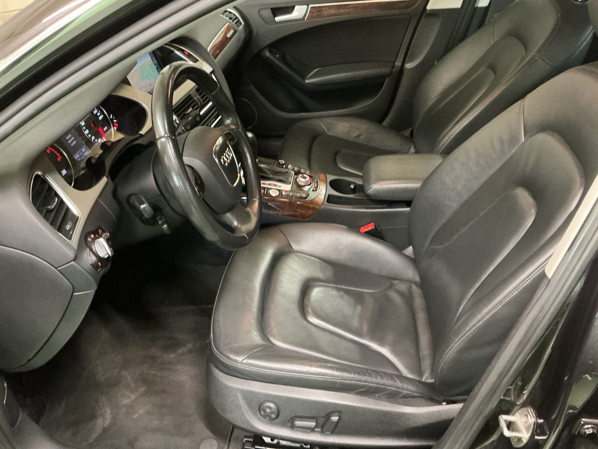 AUDI A4 Limousine 3.0 TDI quattro tiptronic-image-8