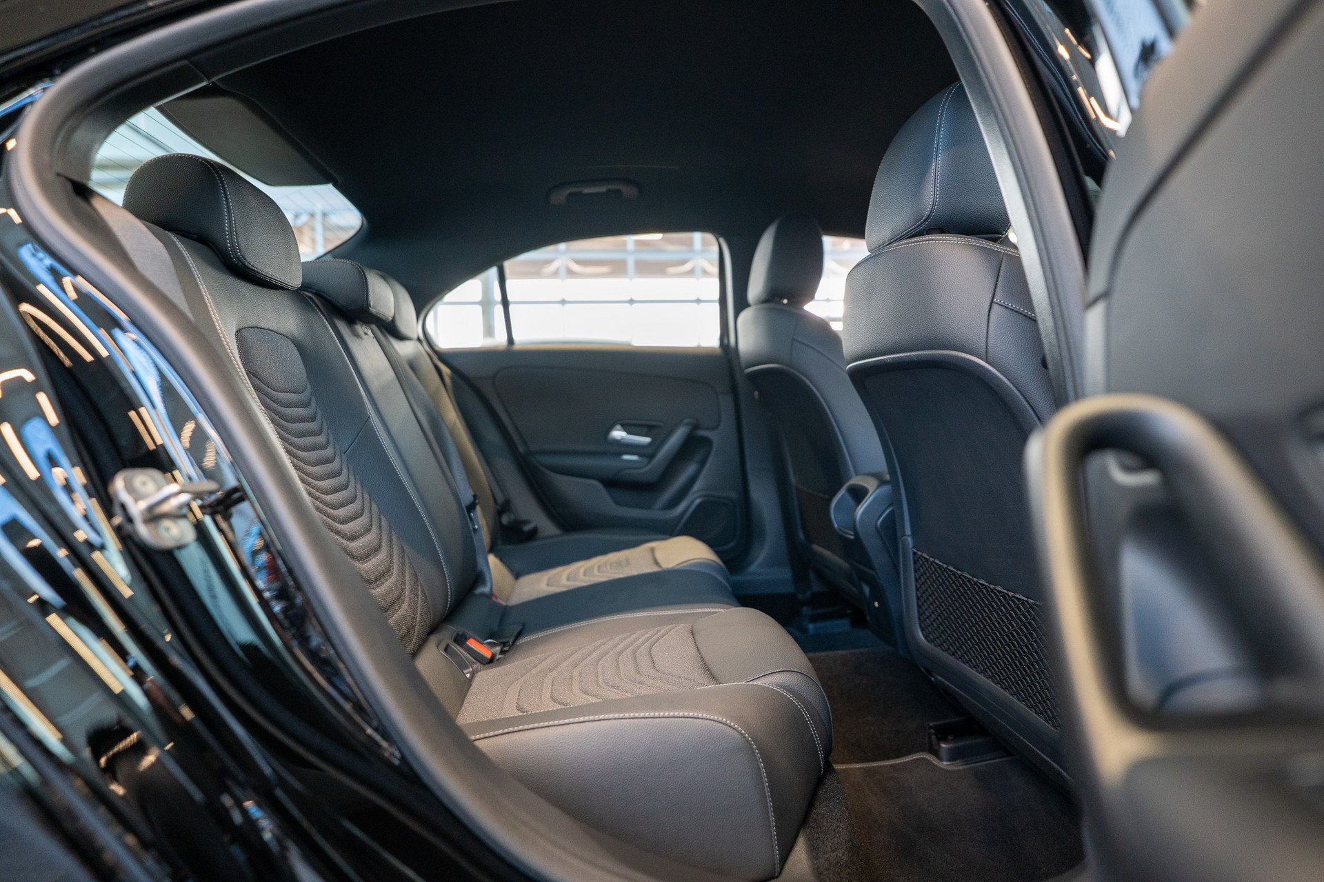 MERCEDES-BENZ A 180 Progressive Limousine / Facelift / Rückfahrkamera / Sitzheizung-image-13