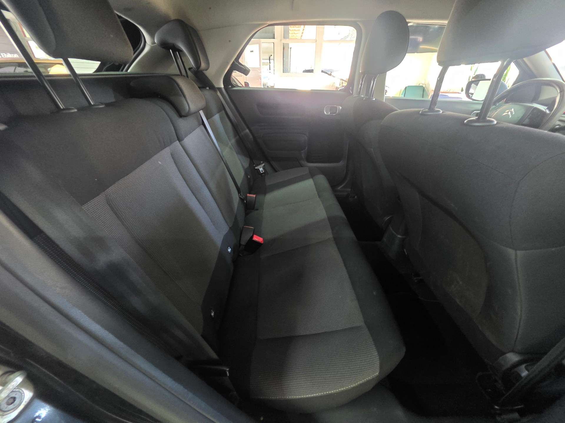 CITROEN C4 Cactus 1.2 e-THP Shine Edition-image-14