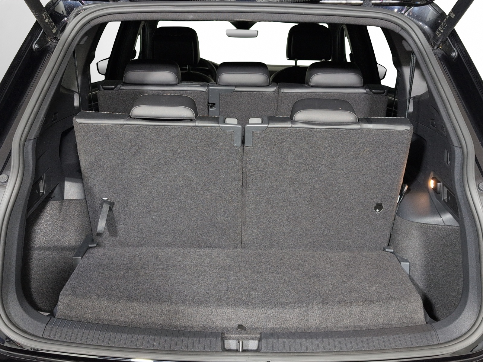 VW Tiguan Allspace 2.0TSI R-Line 4Motion DSG-image-16