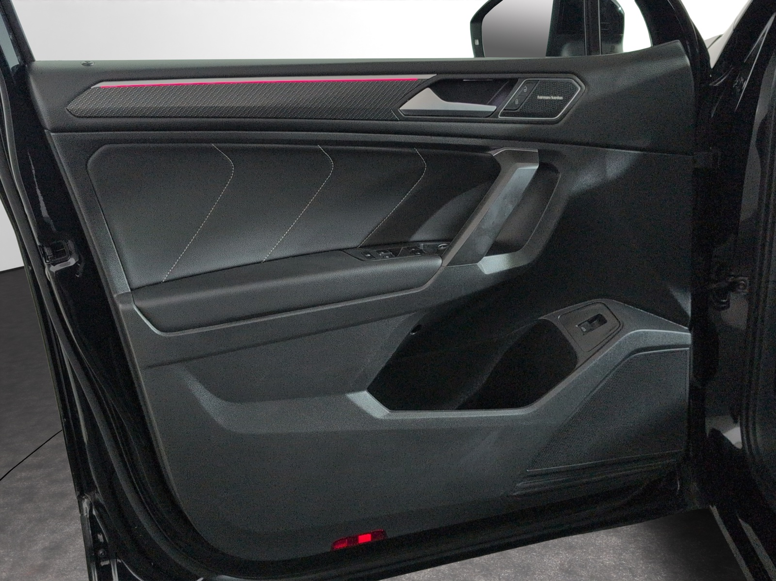 VW Tiguan Allspace 2.0TSI R-Line 4Motion DSG-image-15