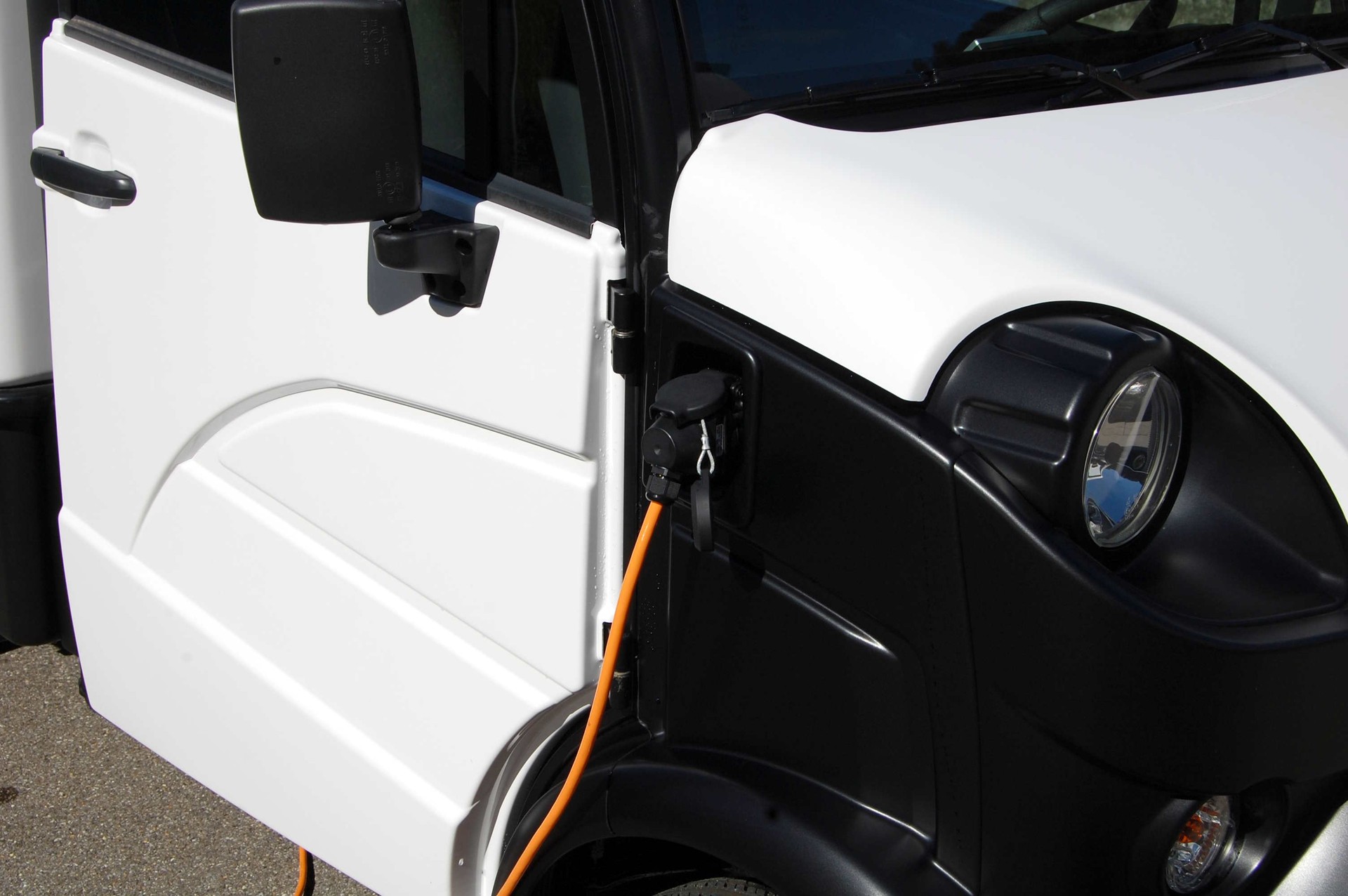 AIXAM E-Truck Van-image-13