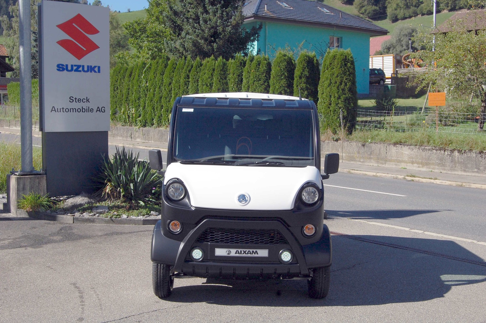 AIXAM E-Truck Van-showroom-element-2